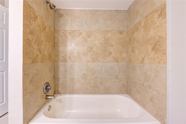 6430 Pirtlewood Circle, Houston, TX 77088