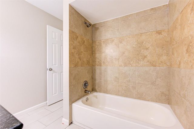 6430 Pirtlewood Circle, Houston, TX 77088