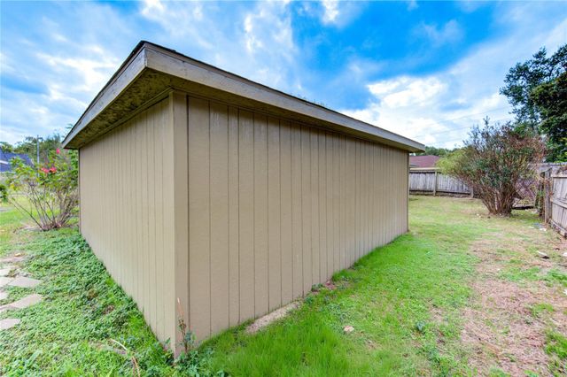 6430 Pirtlewood Circle, Houston, TX 77088