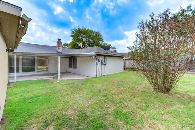 6430 Pirtlewood Circle, Houston, TX 77088