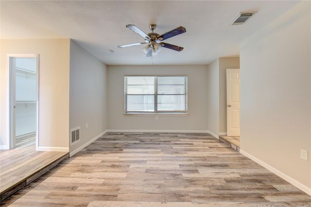 6430 Pirtlewood Circle, Houston, TX 77088