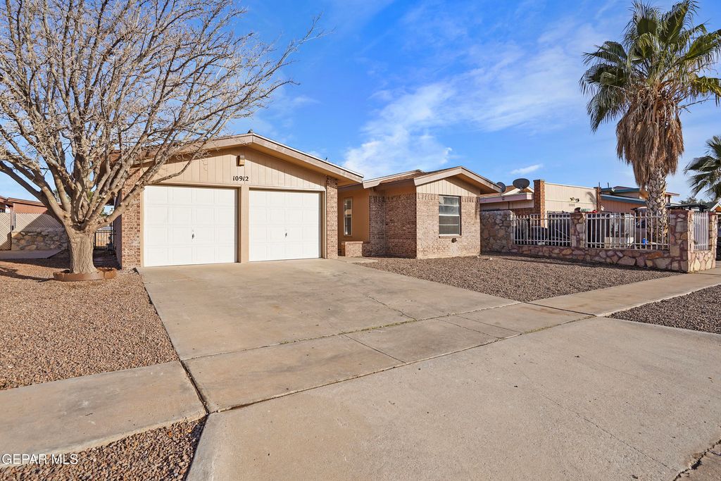 10912 CASEY STENGEL Place, El Paso, TX 79934