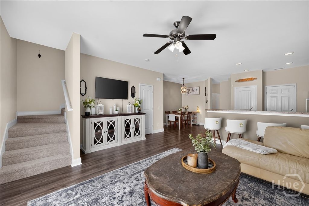 Image 10 of property listing at 345 Canyon Oak Loop, Richmond Hill, GA 31324