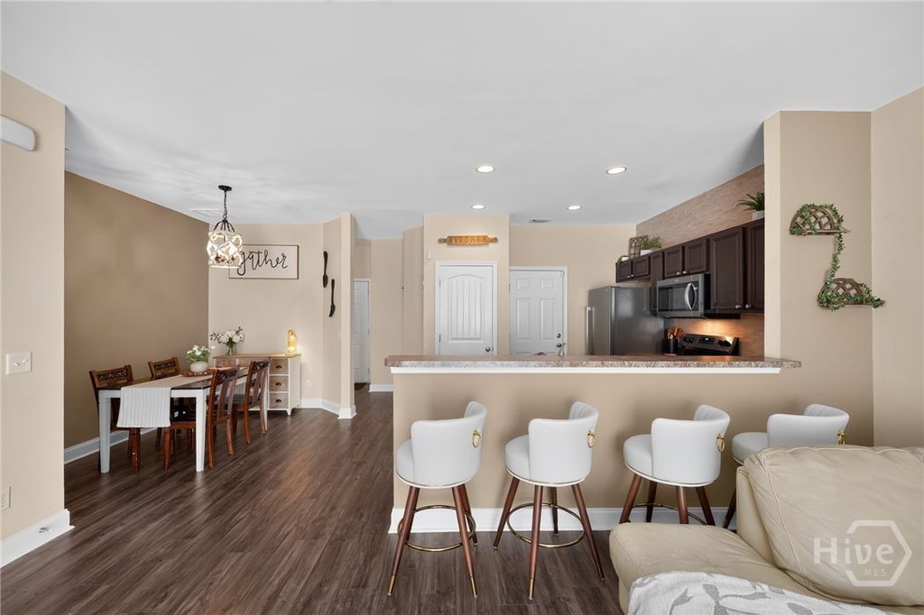Image 12 of property listing at 345 Canyon Oak Loop, Richmond Hill, GA 31324