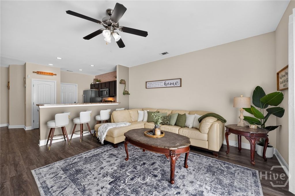 Image 13 of property listing at 345 Canyon Oak Loop, Richmond Hill, GA 31324