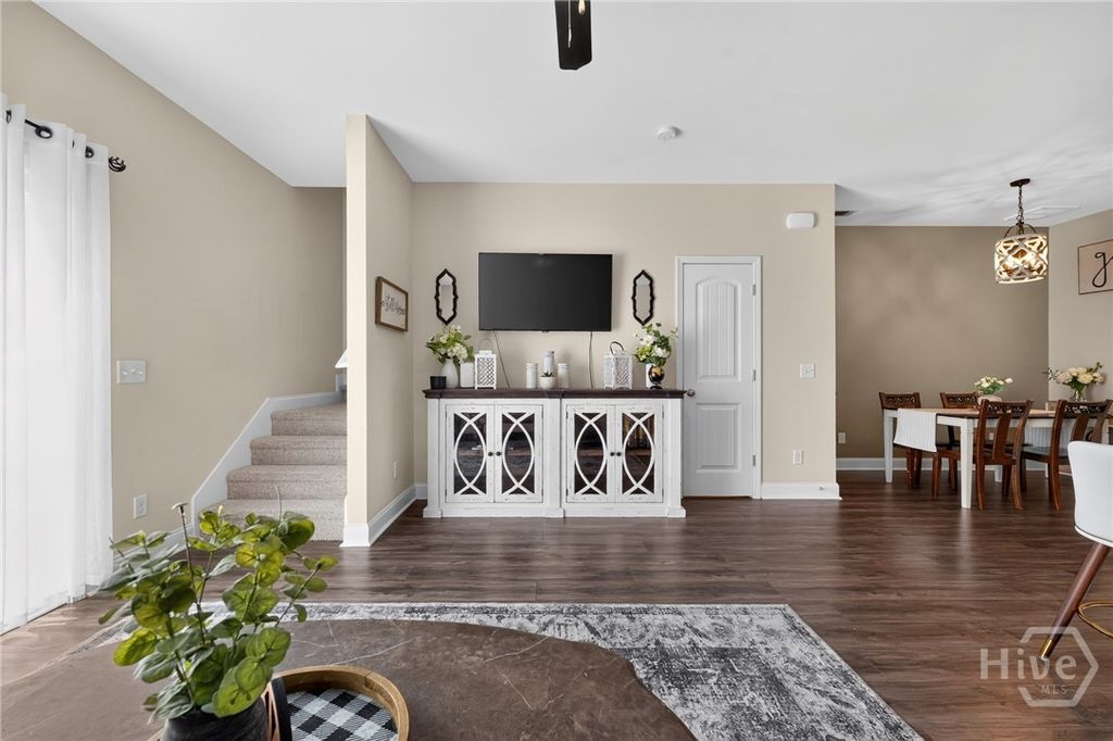 Image 14 of property listing at 345 Canyon Oak Loop, Richmond Hill, GA 31324