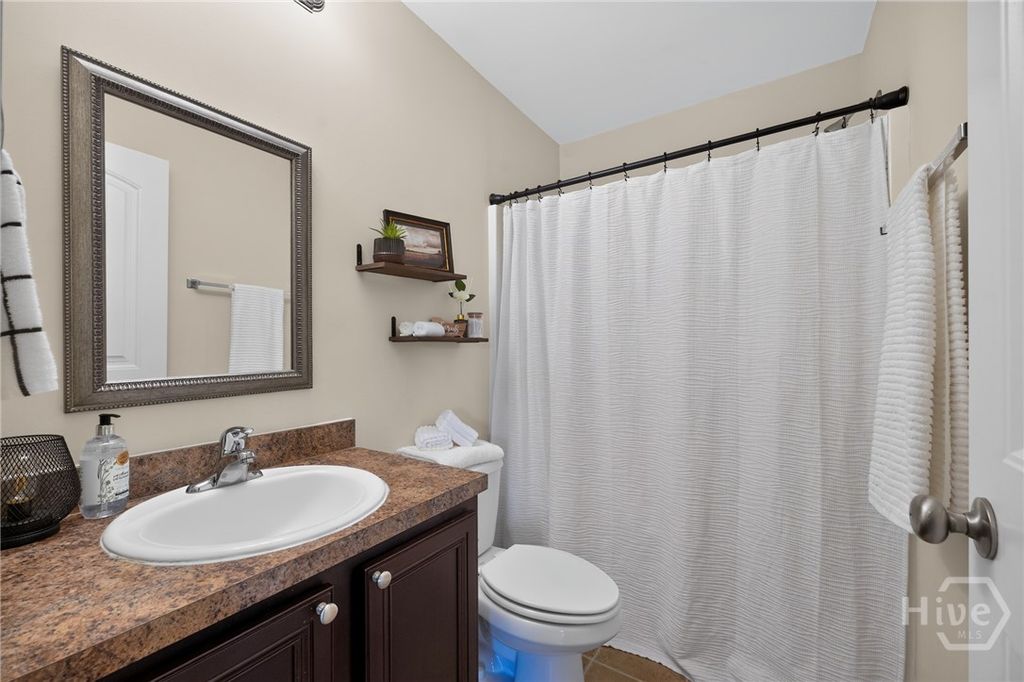 Image 24 of property listing at 345 Canyon Oak Loop, Richmond Hill, GA 31324