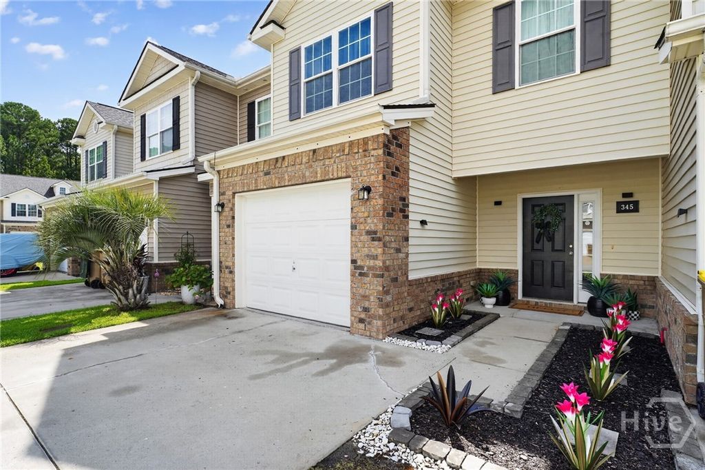 Image 3 of property listing at 345 Canyon Oak Loop, Richmond Hill, GA 31324