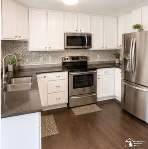 3977 Consear Road, Lambertville, MI 48144