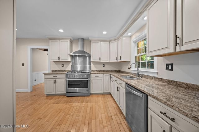 202 King George Road, Greenville, NC 27858