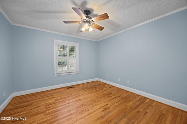 202 King George Road, Greenville, NC 27858