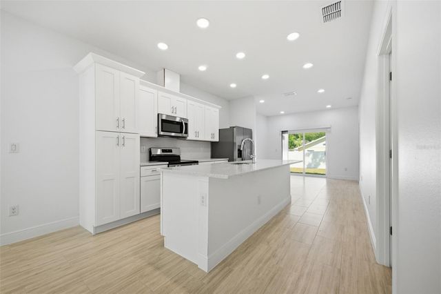 4510 N 42ND STREET, Tampa, FL 33610