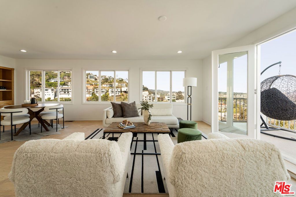 Image 27 of property listing at 8527 Hedges Way, Los Angeles, CA 90069