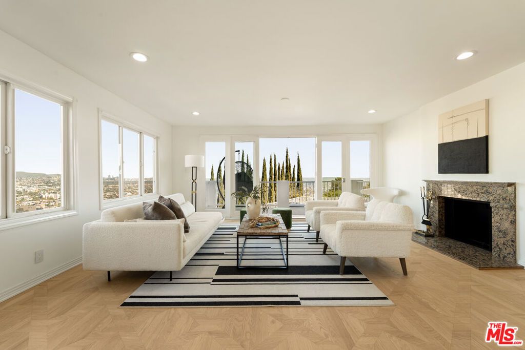 Image 28 of property listing at 8527 Hedges Way, Los Angeles, CA 90069