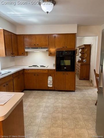 6096 Pebbleshire Drive, Grand Blanc, MI 48439