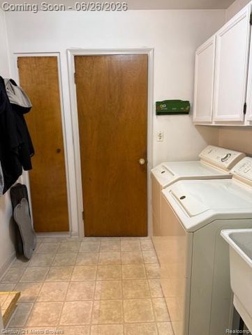 6096 Pebbleshire Drive, Grand Blanc, MI 48439