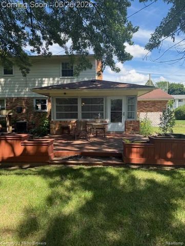 6096 Pebbleshire Drive, Grand Blanc, MI 48439