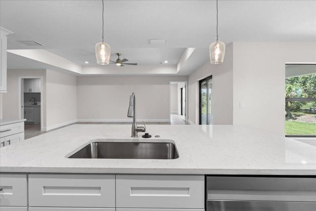 9065 FRUITLAND AVENUE, Englewood, FL 34224