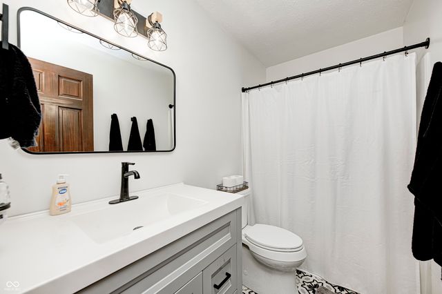 1325 Sherwood Drive, Greenfield, IN 46140