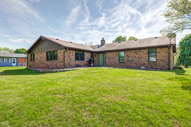 1325 Sherwood Drive, Greenfield, IN 46140