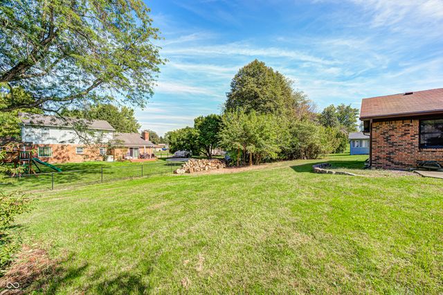 1325 Sherwood Drive, Greenfield, IN 46140