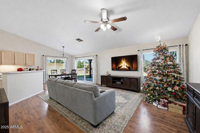 20025 N 2ND Avenue, Phoenix, AZ 85027