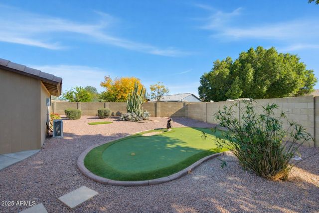 20025 N 2ND Avenue, Phoenix, AZ 85027