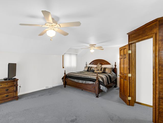 3317 E Buried Oak Drive, Crete, IL 60417