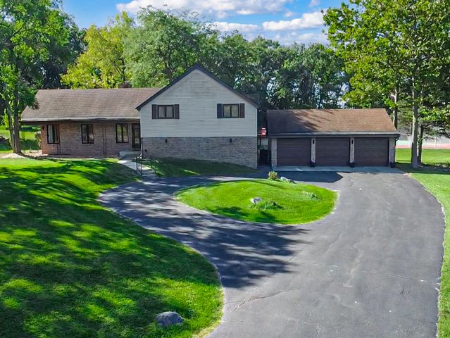 3317 E Buried Oak Drive, Crete, IL 60417