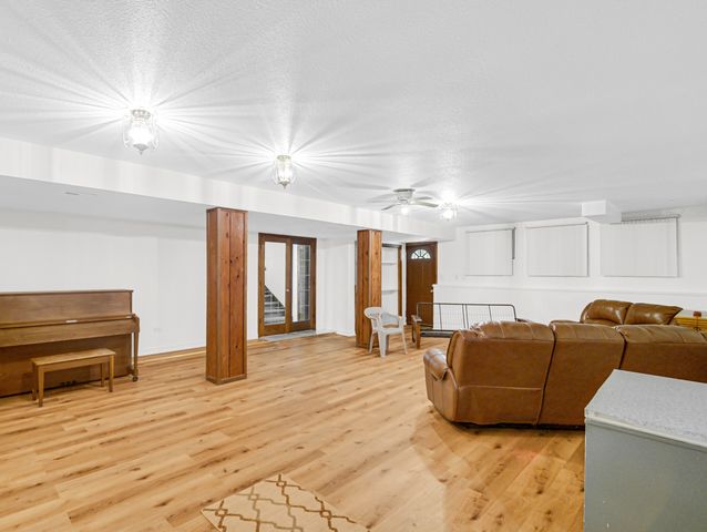 3317 E Buried Oak Drive, Crete, IL 60417