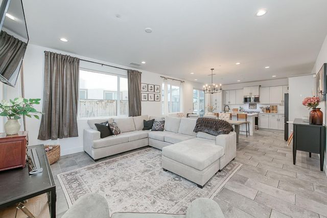 773 Robert Avenue, Madera, CA 93636