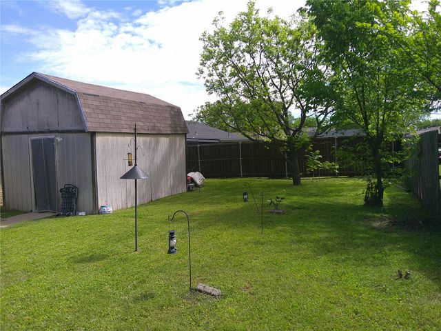 509 W Springdale Lane, Grand Prairie, TX 75052