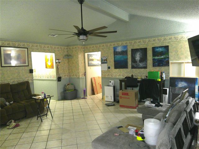 509 W Springdale Lane, Grand Prairie, TX 75052