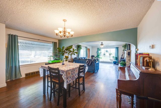 952 Carothers Rd, Pullman, WA 99163