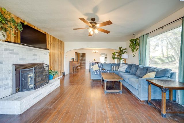 952 Carothers Rd, Pullman, WA 99163