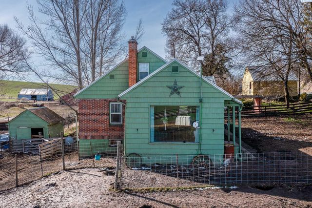 952 Carothers Rd, Pullman, WA 99163