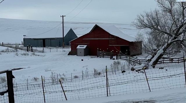 952 Carothers Rd, Pullman, WA 99163