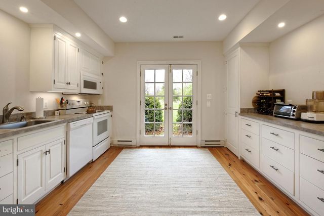 154 CLAY HILL RD, Boyce, VA 22620