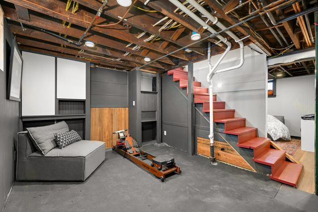 1666 Hubbard Avenue, Saint Paul, MN 55104