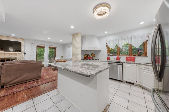 2 CAROL RD, Kinnelon Borough, NJ 07340