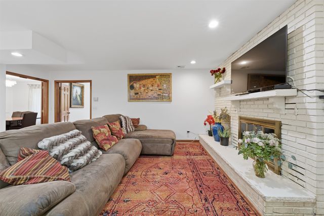 2 CAROL RD, Kinnelon Borough, NJ 07340