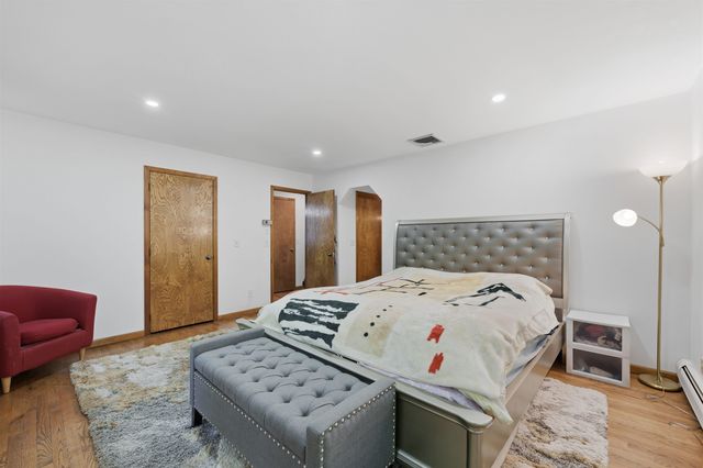 2 CAROL RD, Kinnelon Borough, NJ 07340