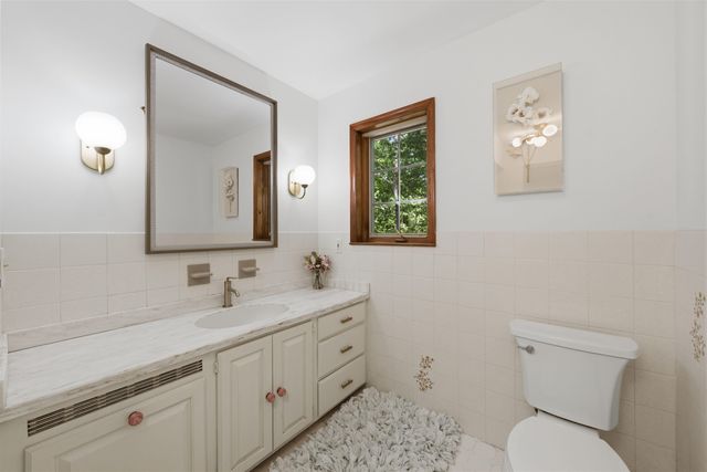 2 CAROL RD, Kinnelon Borough, NJ 07340