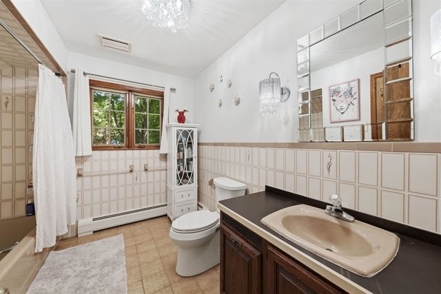 2 CAROL RD, Kinnelon Borough, NJ 07340