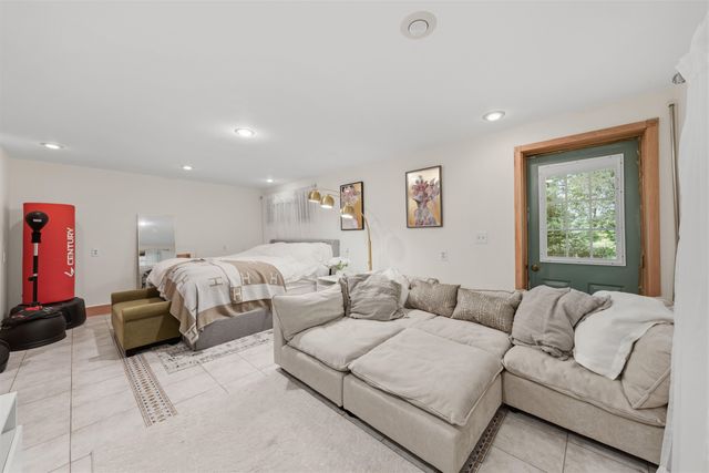 2 CAROL RD, Kinnelon Borough, NJ 07340