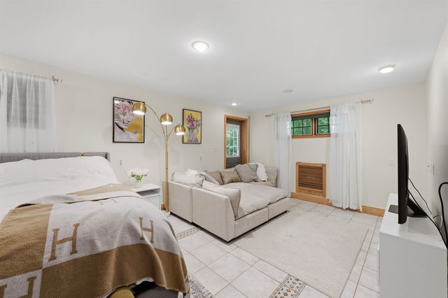 2 CAROL RD, Kinnelon Borough, NJ 07340