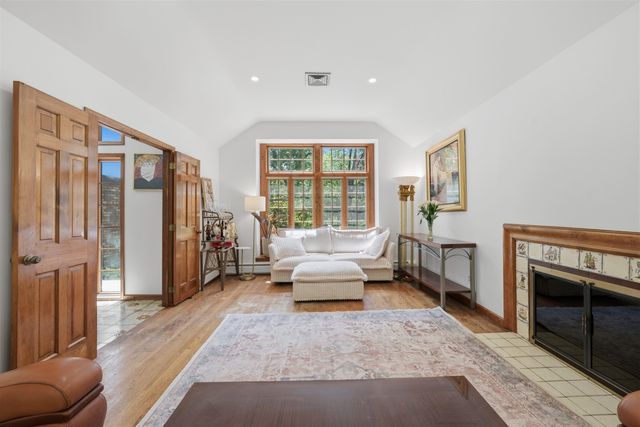 2 CAROL RD, Kinnelon Borough, NJ 07340