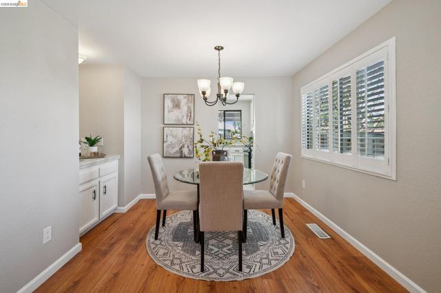 211 Meadowlark Way, Hercules, CA 94547