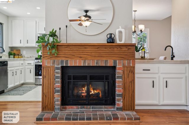 211 Meadowlark Way, Hercules, CA 94547