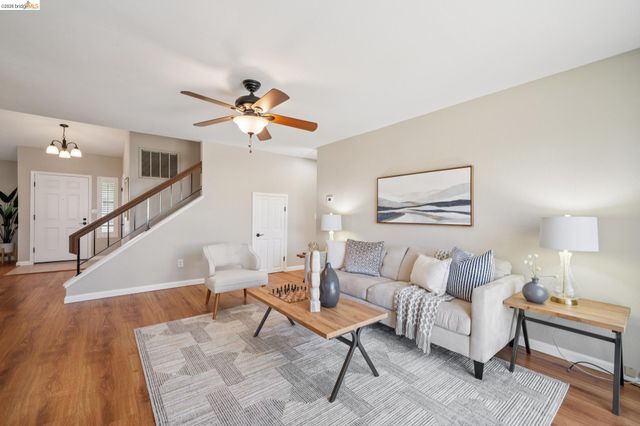 211 Meadowlark Way, Hercules, CA 94547